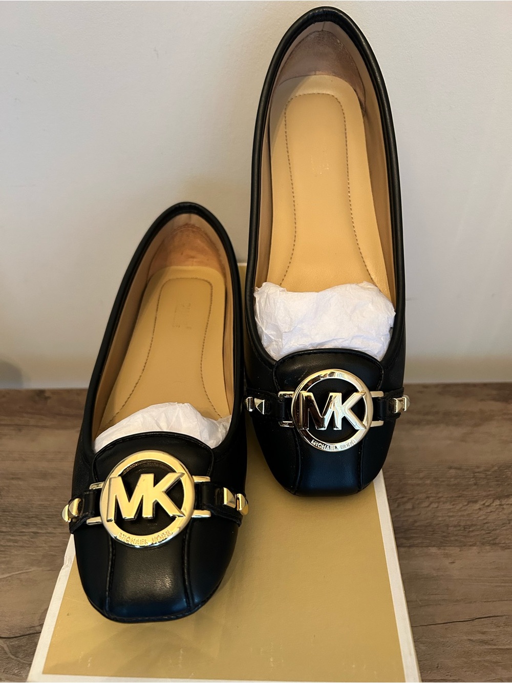 Michael Kors Fulton Black Leather Studded Logo Moccasin Flats Size 6.5 Women